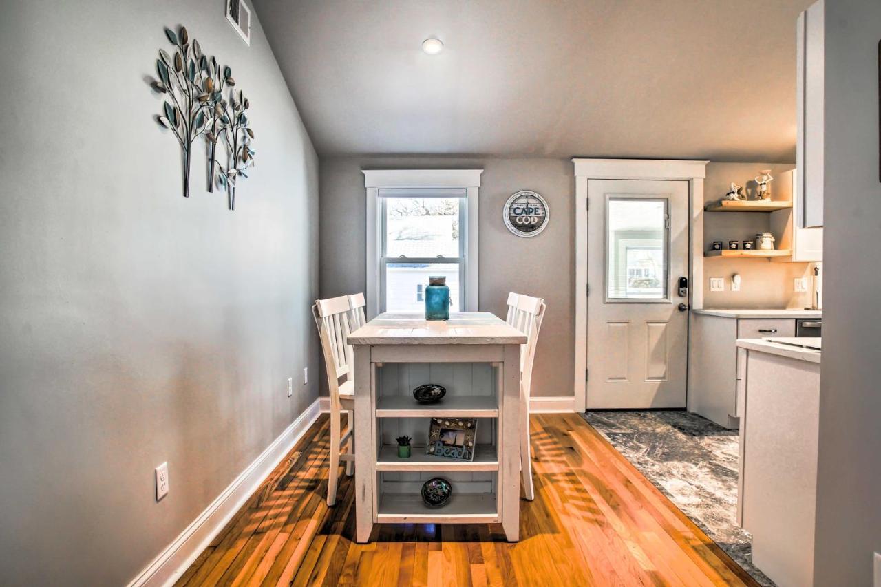 Updated Buzzards Bay Beach Cottage Walk To Shore! Борн Екстериор снимка